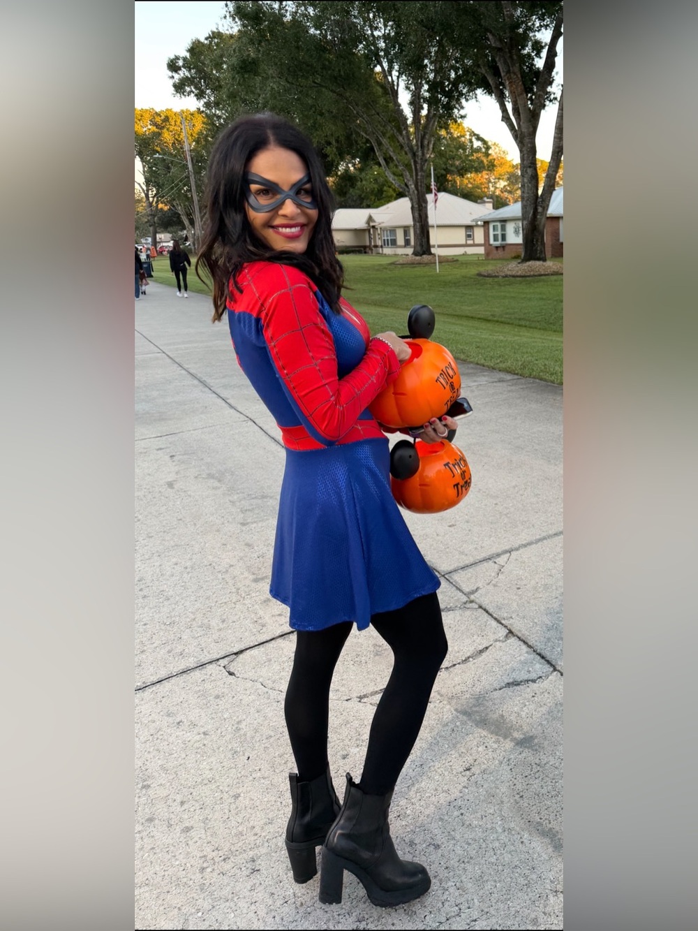 🕷️🕸️ Women’s Adult Spider-Girl Costume - Spider-Man - Picture 2 of 14